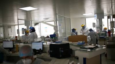 Число случаев заболевания коронавирусом в Колумбии превысило 924 тысячи