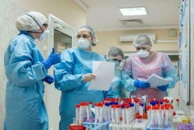Американская фармкомпания приостановила испытания лекарства от коронавируса