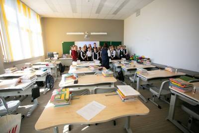 В Москве учащихся старших классов переводят на дистанционное обучение из-за коронавируса