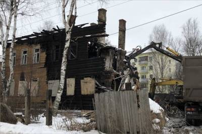 В Вологодской области до конца года необходимо снести 50 аварийных расселенных домов