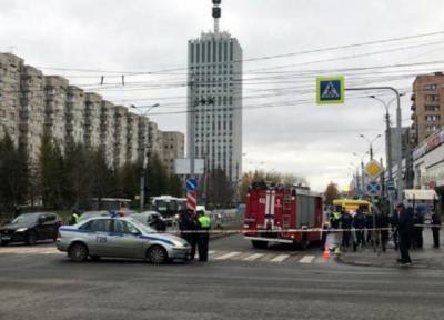 По «зебре» на самокате: пожарный автомобиль в Архангельске насмерть сбил ребенка