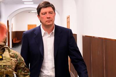 Алексей Хотин - Суд отпустил из-под домашнего ареста главного акционера банка «Югра» - lenta.ru - Россия - Югра