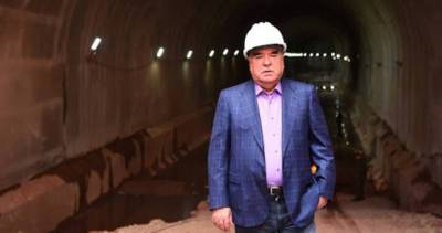 Президент знакомится с ходом строительных работ на Рогунской ГЭС