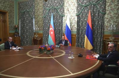 Шойгу призвал Армению и Азербайджан соблюдать московское соглашение по Карабаху