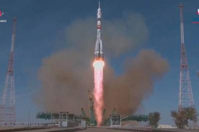 Россия запустила ракету "Союз" с новым экипажем МКС