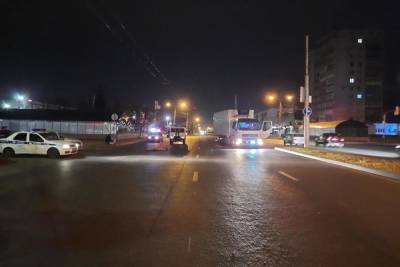 Грузовик Volvo насмерть сбил пешехода-нарушителя в Чебоксарах