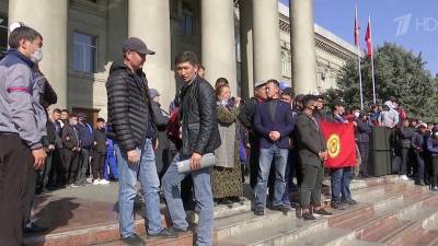 В Киргизии депутаты повторно рассматривали структуру кабинета министров