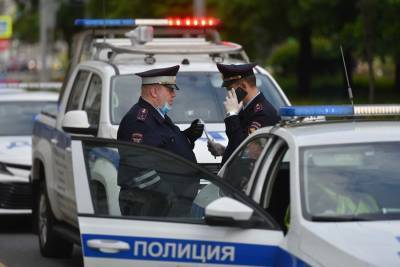 Зарезанного мужчину нашли в сквере в Москве