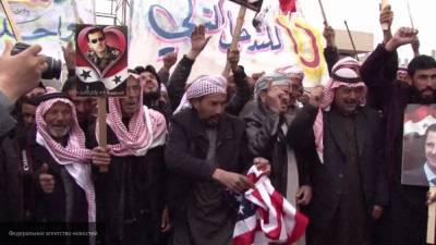 Протест против курдских боевиков и присутствия США прошел на востоке Сирии