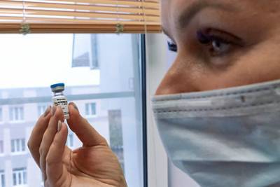 Вирусолог объяснил разницу между российскими вакцинами от коронавируса