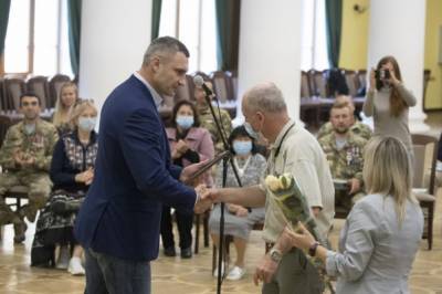 В Киеве увеличили до 6 654 грн ежемесячную помощь детям погибших участников АТО,- мэр Кличко