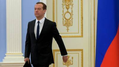 Медведев призвал ученых мира продолжать борьбу с COVID-19, несмотря на «стену недоверия»