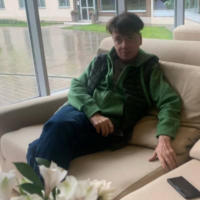 Валентин Юдашкин отмечает 57-летие в медицинском центре