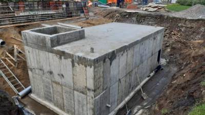 Реконструкция фонтана на Лермонтовском проспекте закончится к концу октября