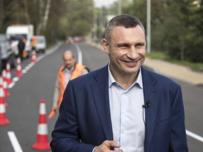 Кличко проверил, как строят новую дорогу в Киеве