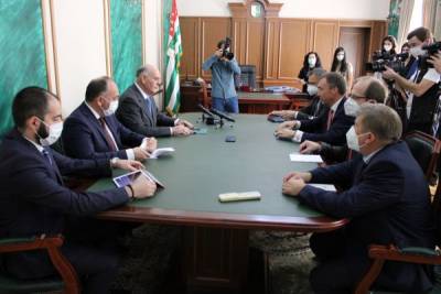 Президент Абхазии: Чужую землю ни у кого не отбираем и свою не отдадим