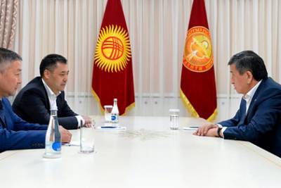 Президент Киргизии начал переговоры о своей отставке
