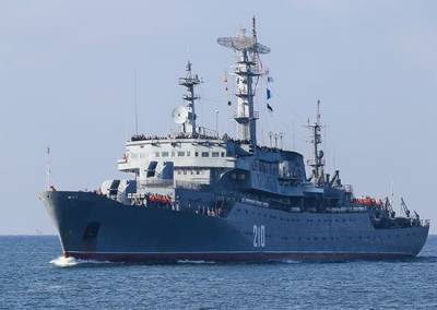 Учебный корабль Балтийского флота «Смольный» вышел в Атлантику