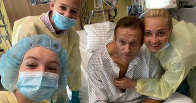 Навальный назвал людей, оплативших его лечение в берлинской клинике