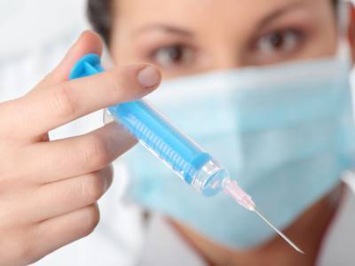 В РФ зарегистрировали вторую вакцину против коронавируса