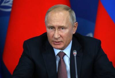 Владимир Путин: Новосибирский центр "Вектор" зарегистрировал сегодня вторую российскую вакцину против коронавируса, и на подходе – третья