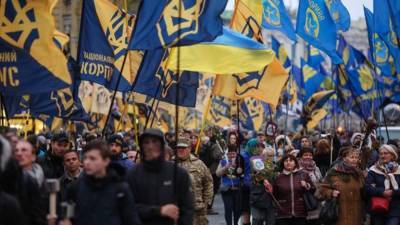 «Риторика нео-УПА»: Тягнибок на киевском марше призвал идти на Москву