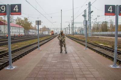 Сотрудники МЧС продезинфицировали тверской железнодорожный вокзал