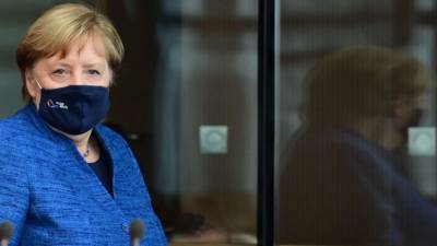 Меркель хочет вернуться к жесткому карантину, если через 10 дней не будет улучшений
