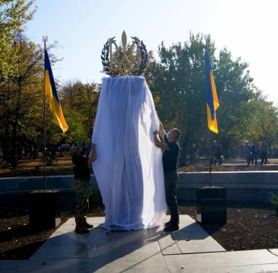 Открытие памятника в Лисичанске, COVID-19 и условия работы школ: главные новости региона за 14 октября