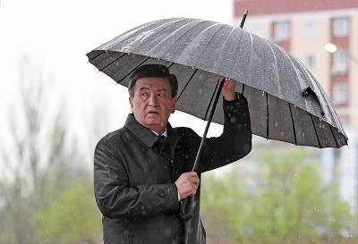 Президент Киргизии согласился уйти в отставку при одном условии