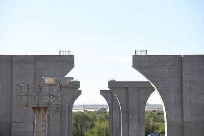 Под Волгоградом установили 13 опор для нового моста через ВДСК