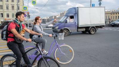 Движение автомобилей ограничат в двух районах Петербурга из-за велопробега