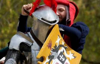 Карл ВЕЛИКИЙ (Великий) - Почему лучший турнирный шлем Средневековья нельзя было носить на реальной войне - skuke.net