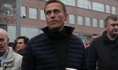 Немецкие эксперты считают, что яд Алексею Навальному подмешали в чай в аэропорту Томска