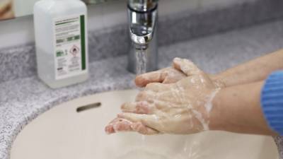 В Роспотребнадзоре оценили эффективность мытья рук в борьбе с COVID-19
