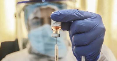 Вторая вакцина от коронавируса зарегистрирована в России