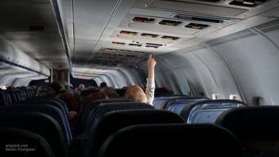 Стюардесса рассказала, как обезопасить себя в самолете во время пандемии