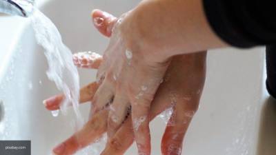 Использование антисептиков не исключает необходимость мыть руки — врач