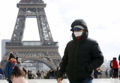 Из-за коронавируса во Франции введут комендантский час