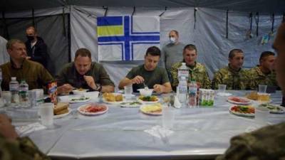 Это фото я воспринимаю унизительным для Армии, - Геращенко о Зеленском за столом, где сидели солдаты без тарелок
