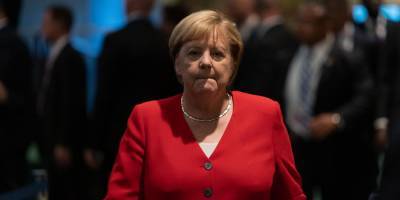 Меркель предупредила об обрушении экономики ФРГ в случае нового локдауна