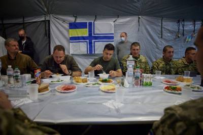 Геращенко возмутилась фото из ОП: Зеленский — ест, военные — голодают