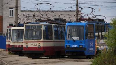 Три трамвая на день изменят маршруты из-за работ на Энгельса
