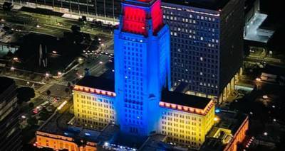 Здание мэрии Лос-Анджелеса окрасилось в цвета флага Карабаха