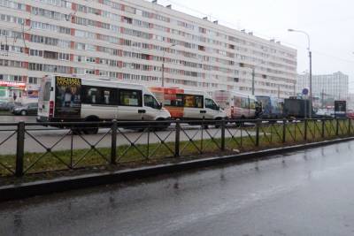 Перевозчик объяснил повышение стоимости проезда в маршрутках Петербурга