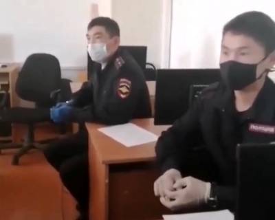 К студентам, протестовавшим против объединения двух улан-удэнских колледжей, пожаловали силовики - infpol.ru - Улан-Удэ