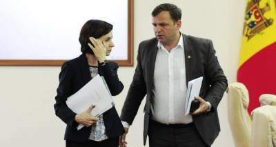 Заткните рот маской или скотчем – экс-глава Молдовы рассказал, как оппозиция помогает Додону победить