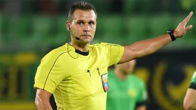 Футбольный арбитр Турбин отстранен на 2 матча премьер-лиги