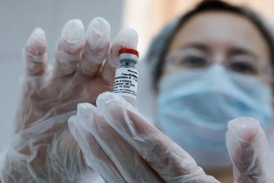 Глава Минздрава назвал возможный срок начала вакцинации от COVID-19