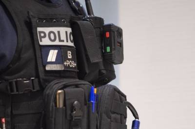 Во Франции полиция провела обыски в офисе главы Минздрава